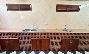 Haus zum Kauf mit 4 Zimmer in Si Racha, Chonburi