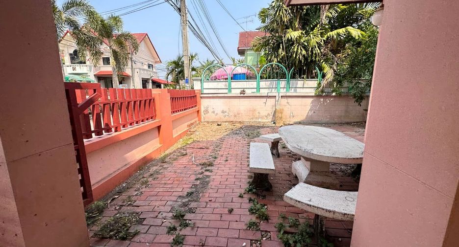Haus zum Kauf mit 4 Zimmer in Si Racha, Chonburi
