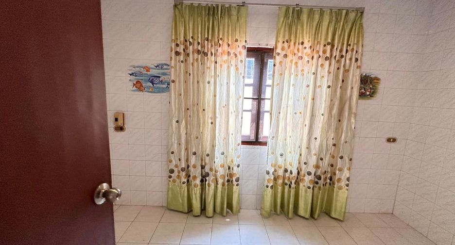 Haus zum Kauf mit 4 Zimmer in Si Racha, Chonburi
