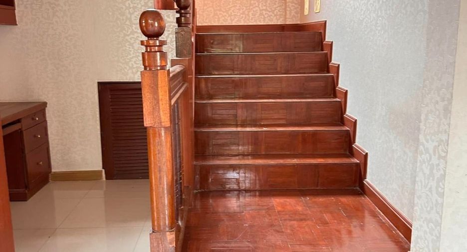Haus zum Kauf mit 4 Zimmer in Si Racha, Chonburi