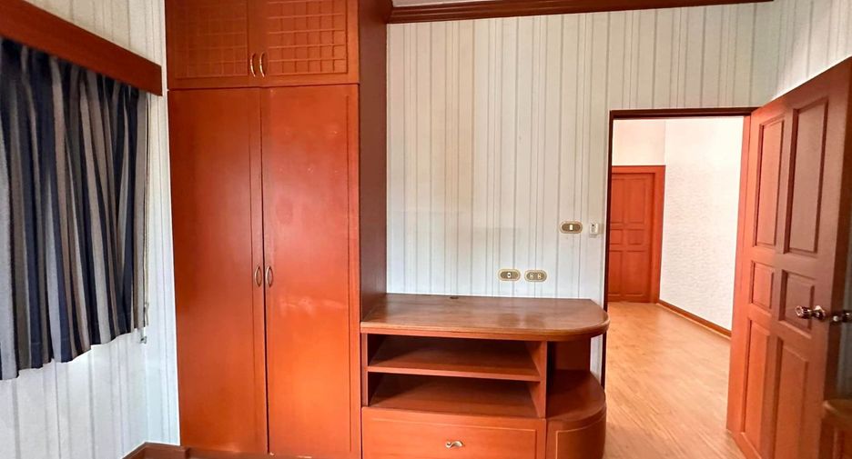 Haus zum Kauf mit 4 Zimmer in Si Racha, Chonburi