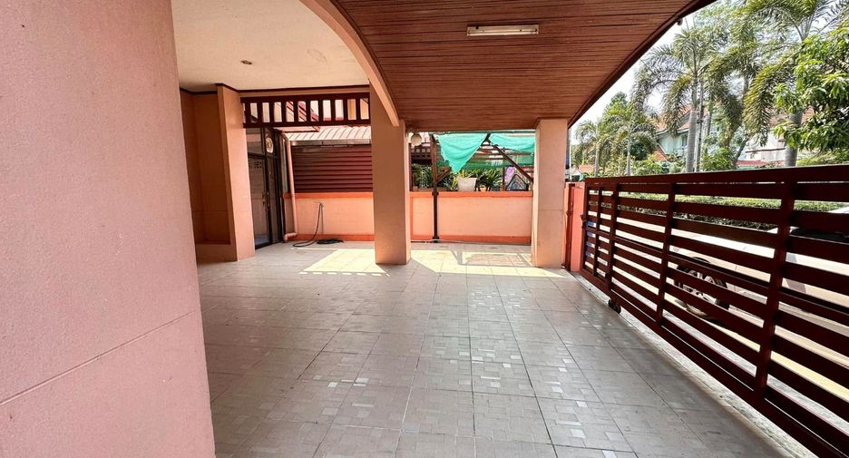 Haus zum Kauf mit 4 Zimmer in Si Racha, Chonburi