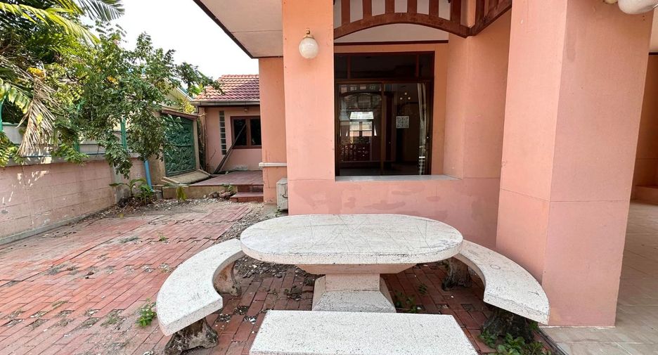 Haus zum Kauf mit 4 Zimmer in Si Racha, Chonburi