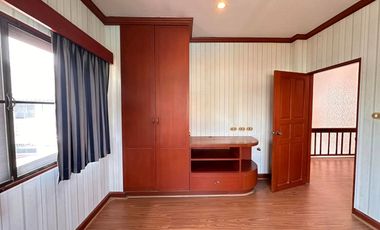 Haus zum Kauf mit 4 Zimmer in Si Racha, Chonburi