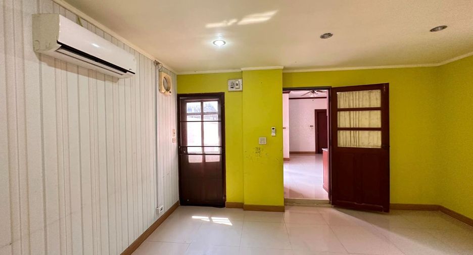 Haus zum Kauf mit 4 Zimmer in Si Racha, Chonburi