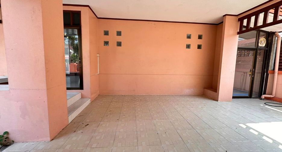 Haus zum Kauf mit 4 Zimmer in Si Racha, Chonburi