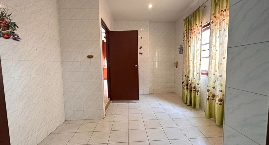 Haus zum Kauf mit 4 Zimmer in Si Racha, Chonburi