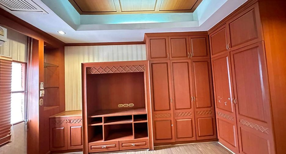 Haus zum Kauf mit 4 Zimmer in Si Racha, Chonburi