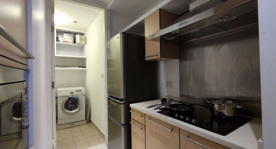 For rent 2 bedrooms condo in Pathum Wan, Bangkok