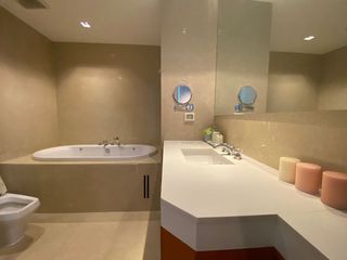 For rent 2 bedrooms condo in Pathum Wan, Bangkok