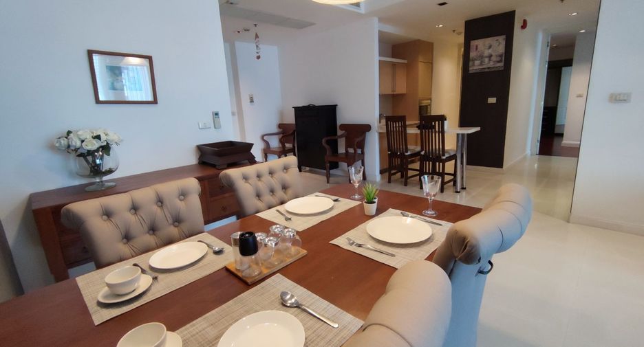 For rent 2 bedrooms condo in Pathum Wan, Bangkok