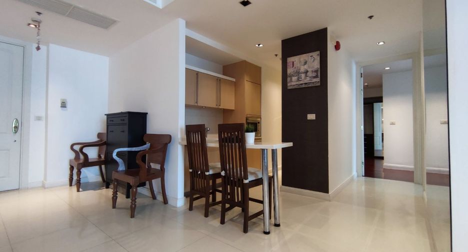 For rent 2 bedrooms condo in Pathum Wan, Bangkok