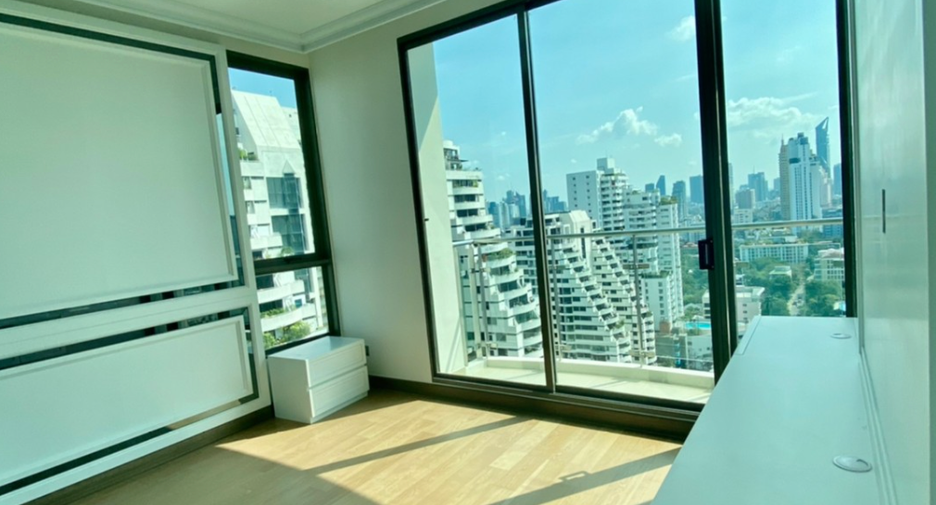 For rent and for sale 2 bedrooms condo in Watthana, Bangkok