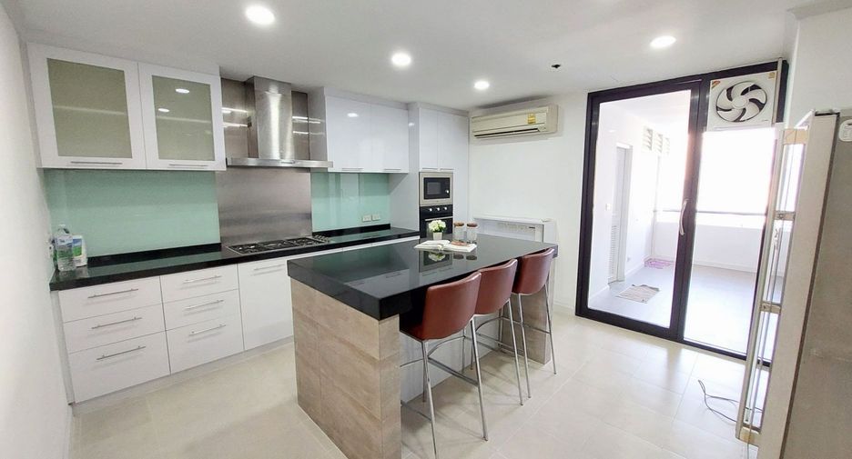 For sale 3 bed condo in Watthana, Bangkok