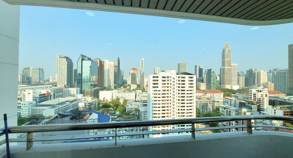 For sale 3 bed condo in Watthana, Bangkok