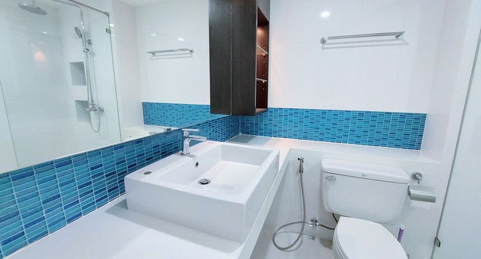 For sale 3 bed condo in Watthana, Bangkok