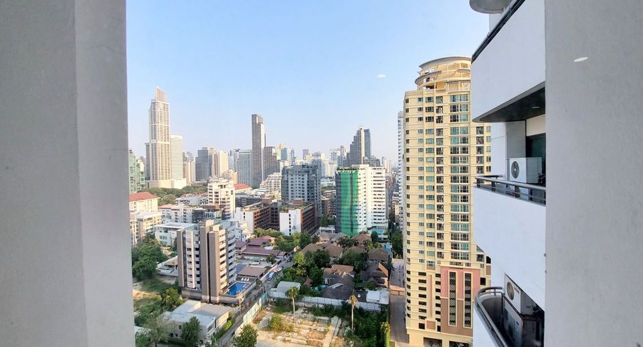For sale 3 bed condo in Watthana, Bangkok