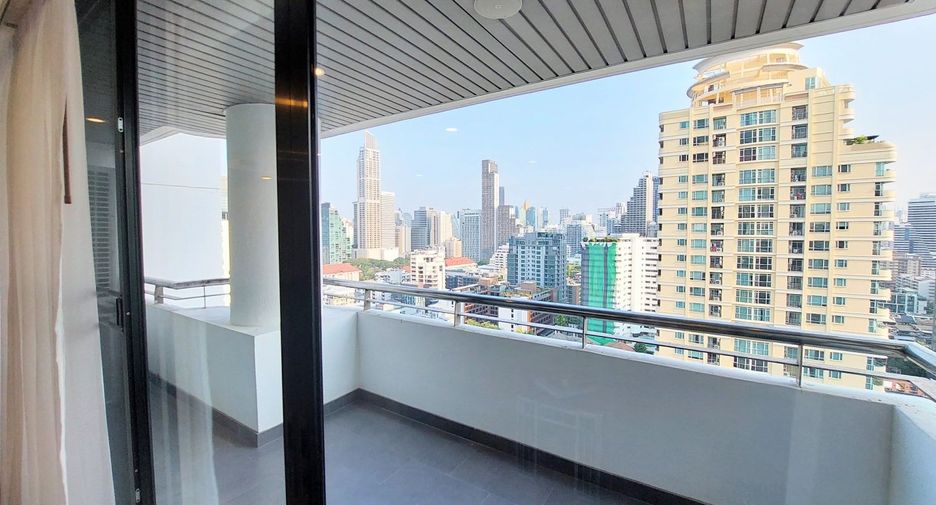 For sale 3 bed condo in Watthana, Bangkok