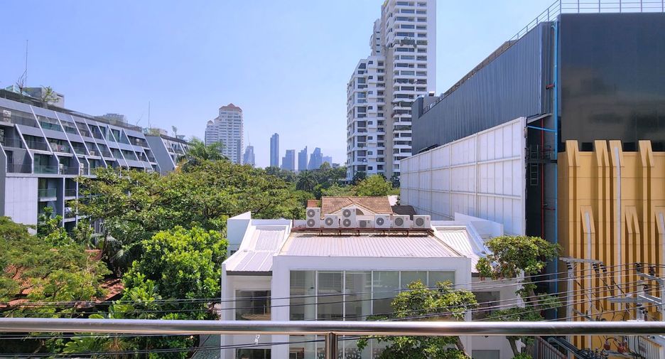 For sale 2 bedrooms condo in Watthana, Bangkok
