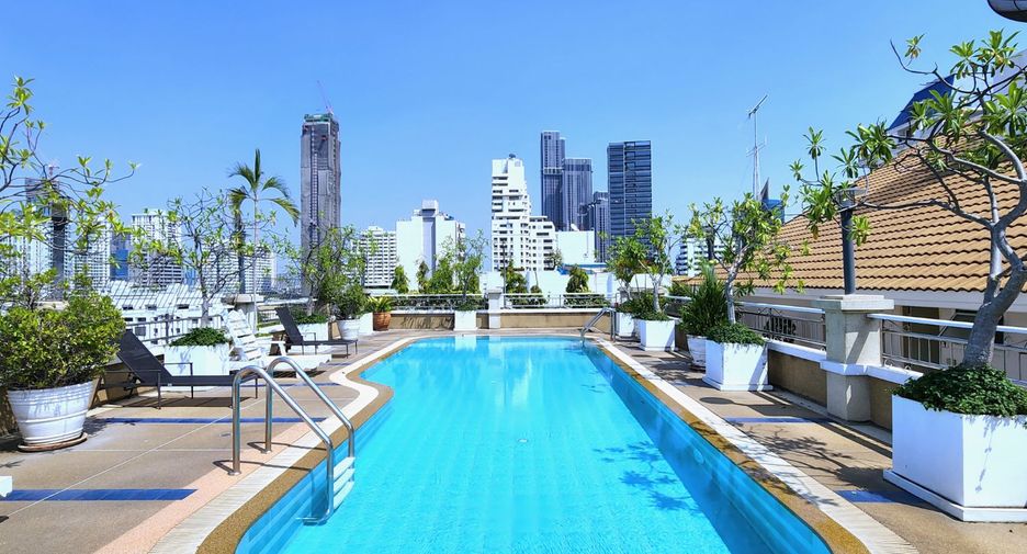 For sale 2 bedrooms condo in Watthana, Bangkok
