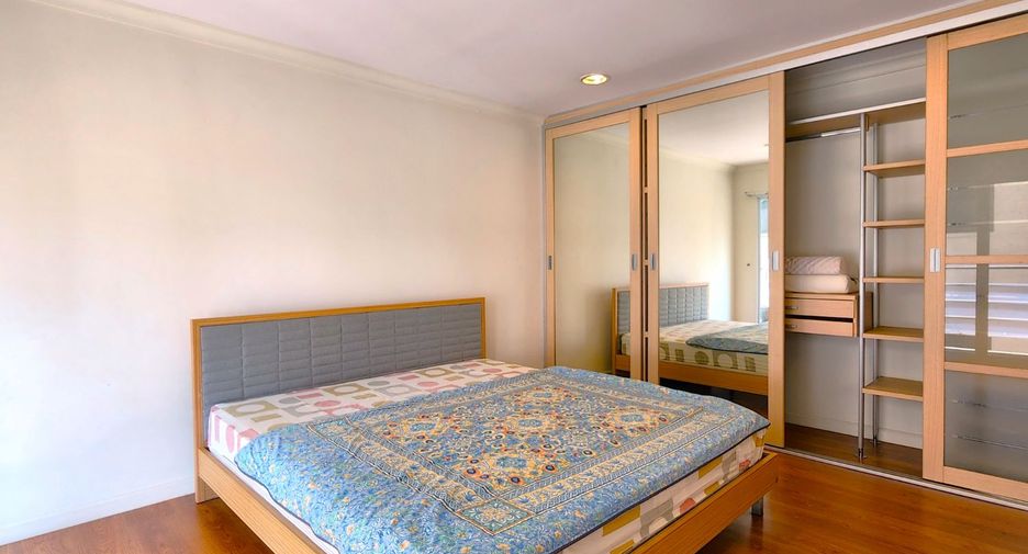 For sale 2 bedrooms condo in Watthana, Bangkok