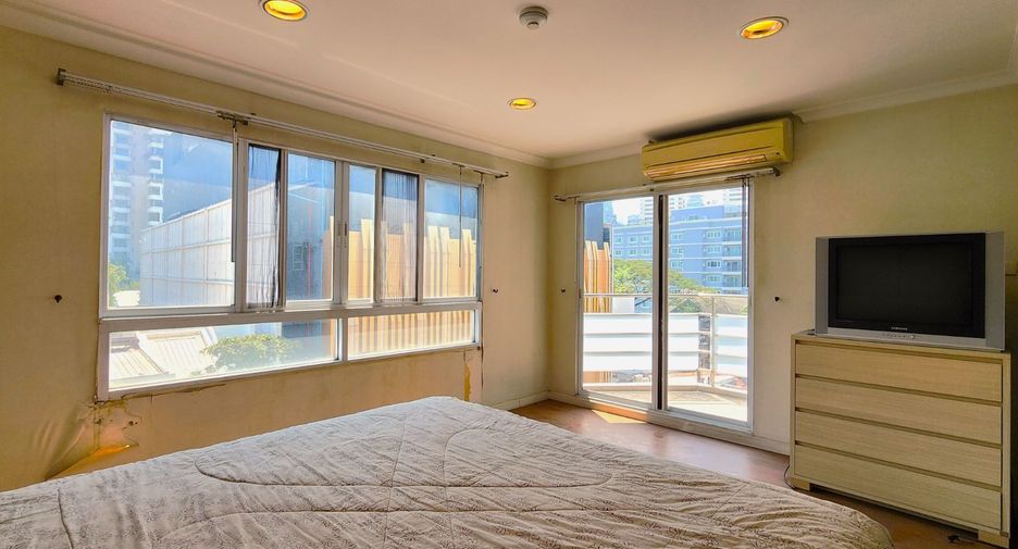For sale 2 bedrooms condo in Watthana, Bangkok