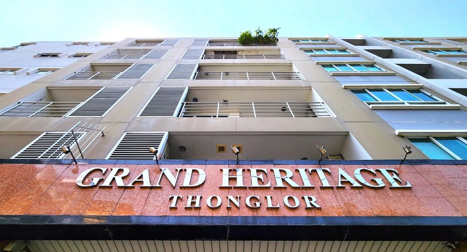 For sale 2 bedrooms condo in Watthana, Bangkok