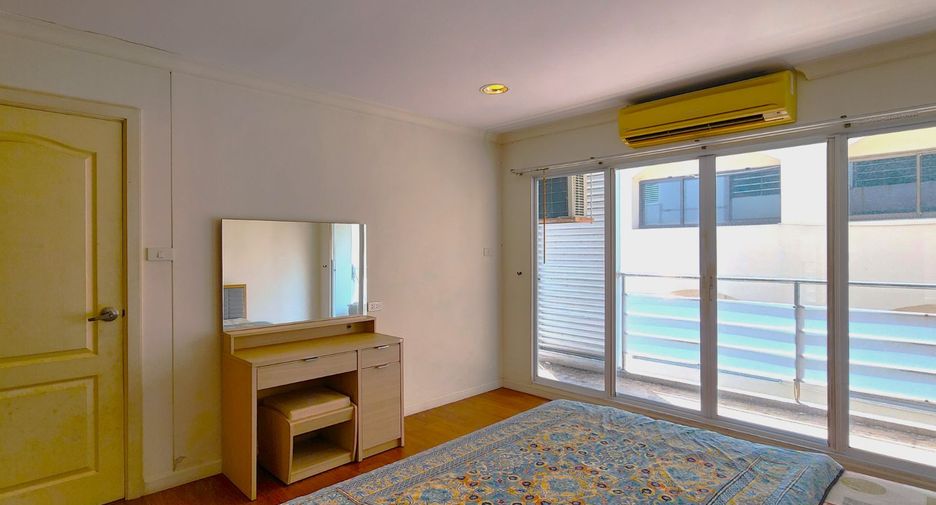 For sale 2 bedrooms condo in Watthana, Bangkok