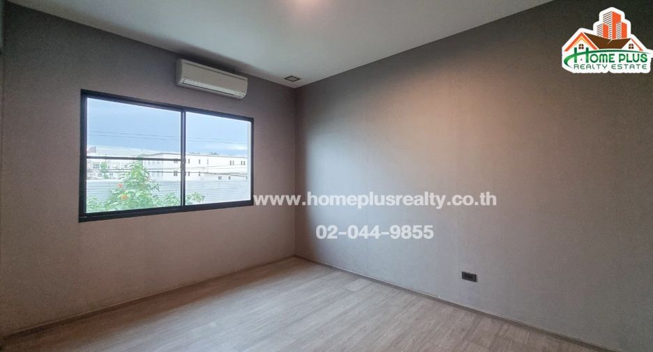 For sale 3 bedrooms townhouse in Lat Phrao, Bangkok
