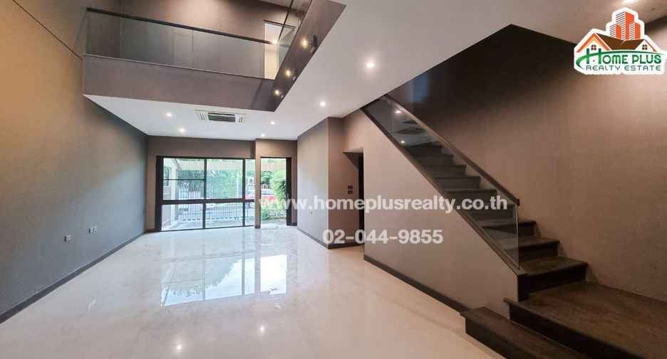 For sale 3 bedrooms townhouse in Lat Phrao, Bangkok