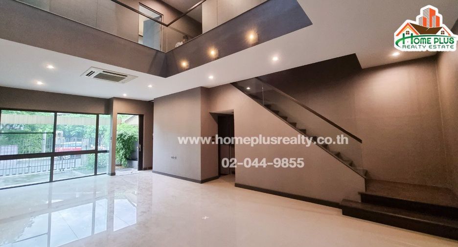 For sale 3 bedrooms townhouse in Lat Phrao, Bangkok