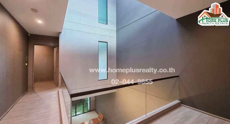 For sale 3 bedrooms townhouse in Lat Phrao, Bangkok