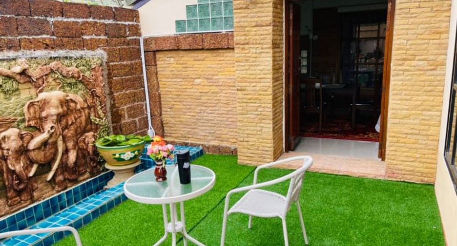 For rent and for sale 4 bedrooms house in Bang Lamung, Chonburi