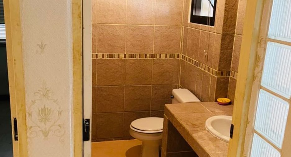 For rent and for sale 4 bedrooms house in Bang Lamung, Chonburi