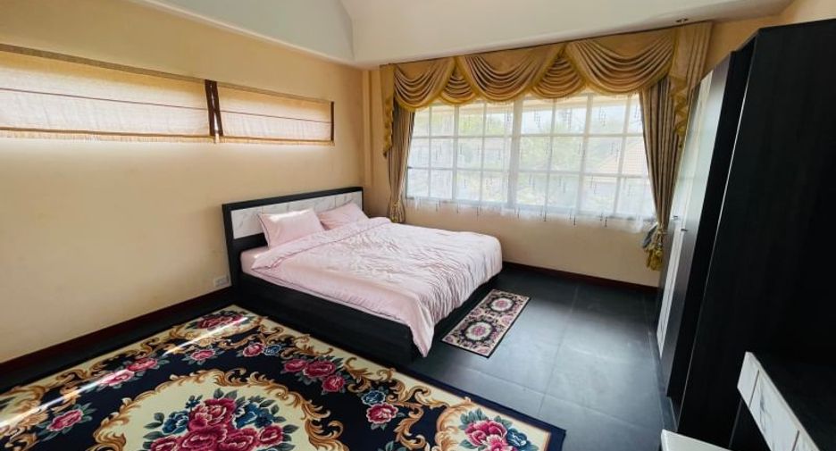 For rent and for sale 4 bedrooms house in Bang Lamung, Chonburi