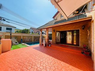 Casa en alquiler y en venta de 4 habitaciones en Bang Lamung, Chonburi