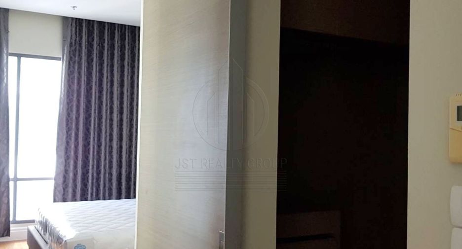 For rent 3 bedrooms condo in Khlong Toei, Bangkok