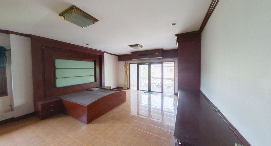 Haus zum Kauf mit 4 Zimmer in Si Racha, Chonburi