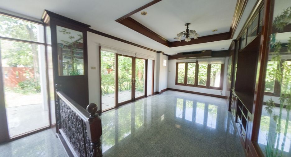 Haus zum Kauf mit 4 Zimmer in Si Racha, Chonburi