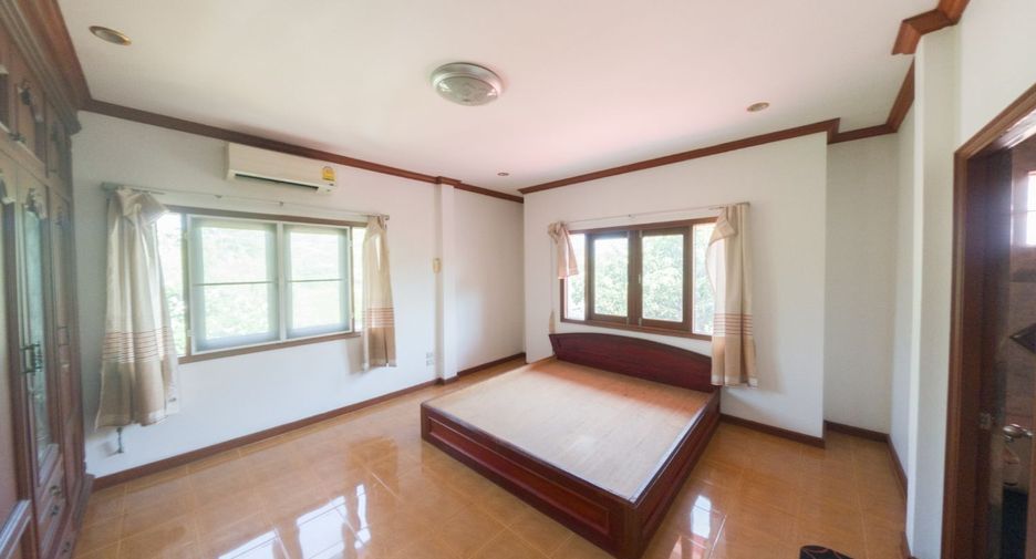 Haus zum Kauf mit 4 Zimmer in Si Racha, Chonburi
