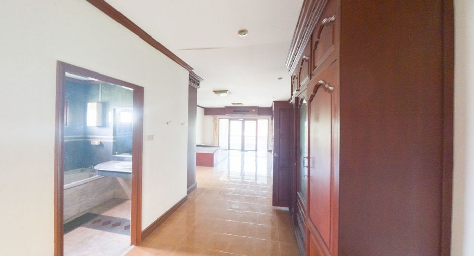 Haus zum Kauf mit 4 Zimmer in Si Racha, Chonburi