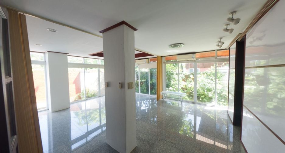 Haus zum Kauf mit 4 Zimmer in Si Racha, Chonburi