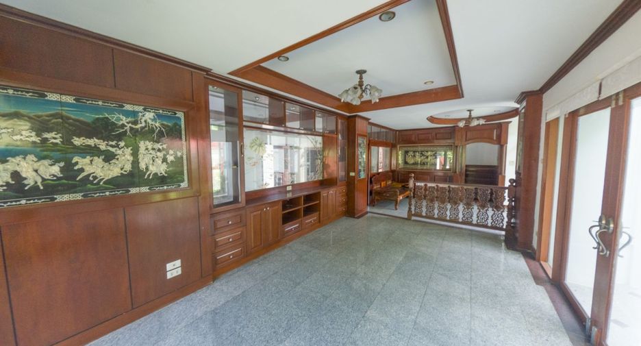Haus zum Kauf mit 4 Zimmer in Si Racha, Chonburi