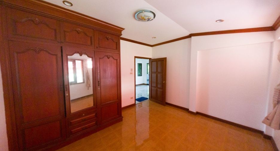 Haus zum Kauf mit 4 Zimmer in Si Racha, Chonburi