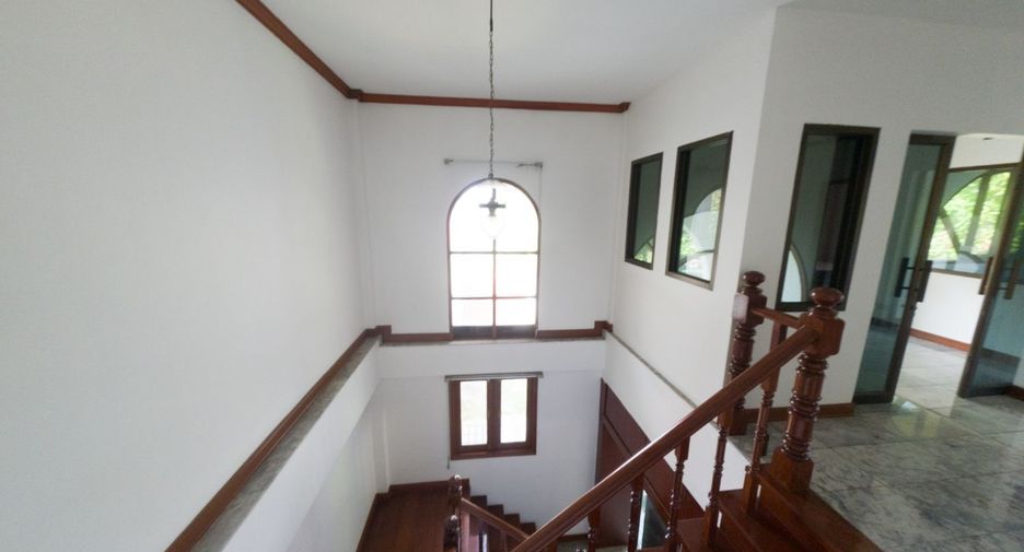 Haus zum Kauf mit 4 Zimmer in Si Racha, Chonburi