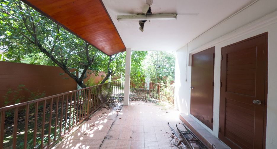Haus zum Kauf mit 4 Zimmer in Si Racha, Chonburi