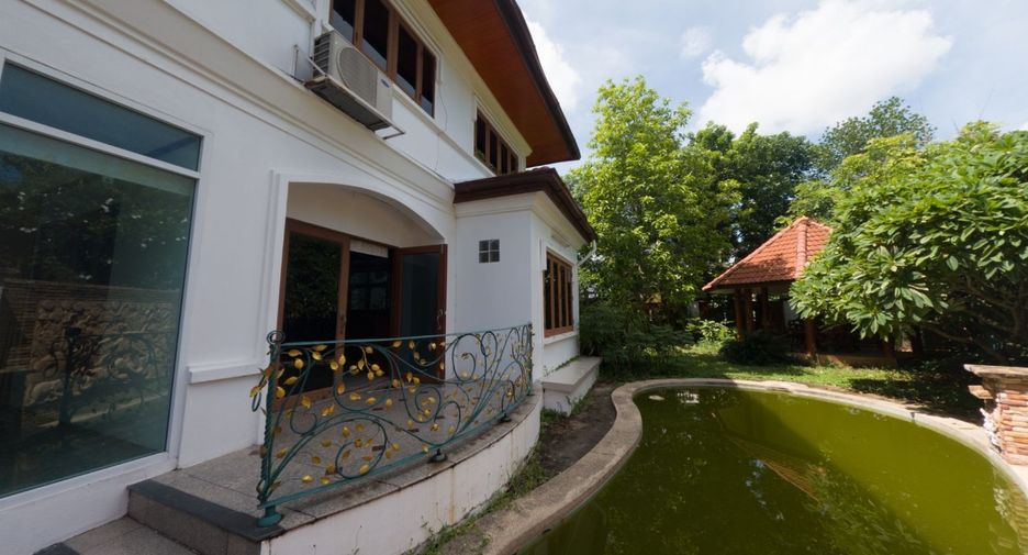 Haus zum Kauf mit 4 Zimmer in Si Racha, Chonburi