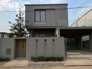 Haus zur Miete und zum Kauf mit 4 Zimmer in San Kamphaeng, Chiang Mai