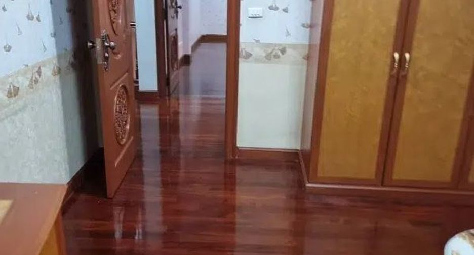 For sale 5 Beds house in Prawet, Bangkok