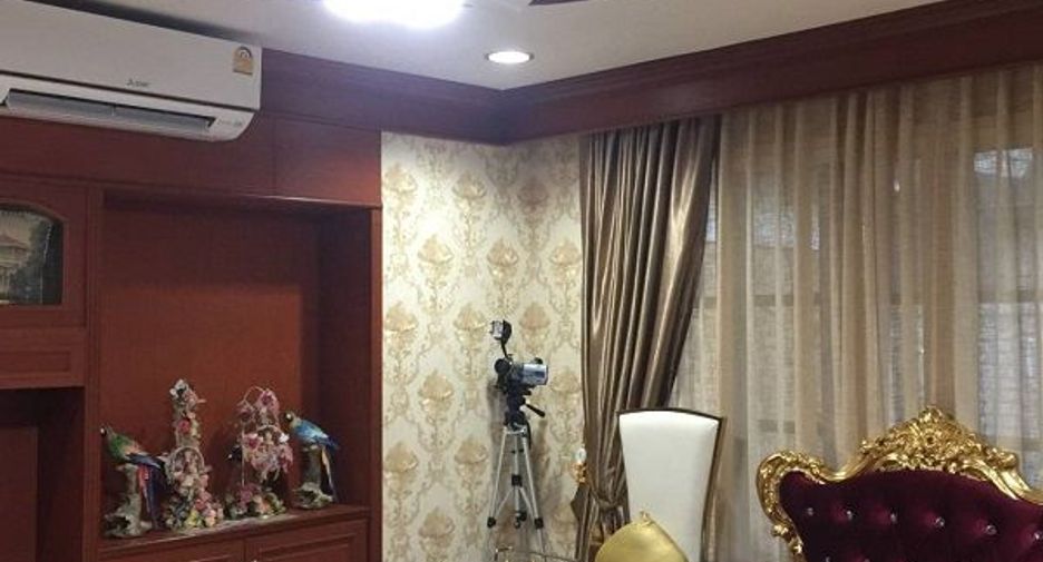 For sale 5 Beds house in Prawet, Bangkok